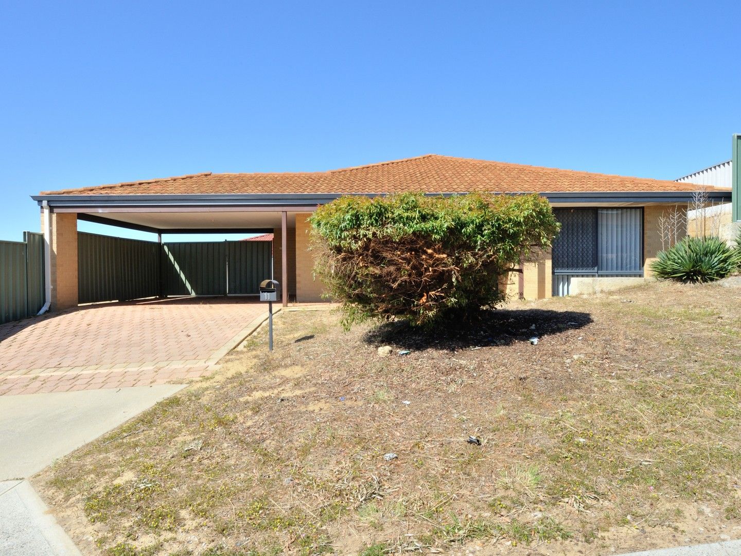 4 bedrooms House in 11 Hueston Lookout LEDA WA, 6170