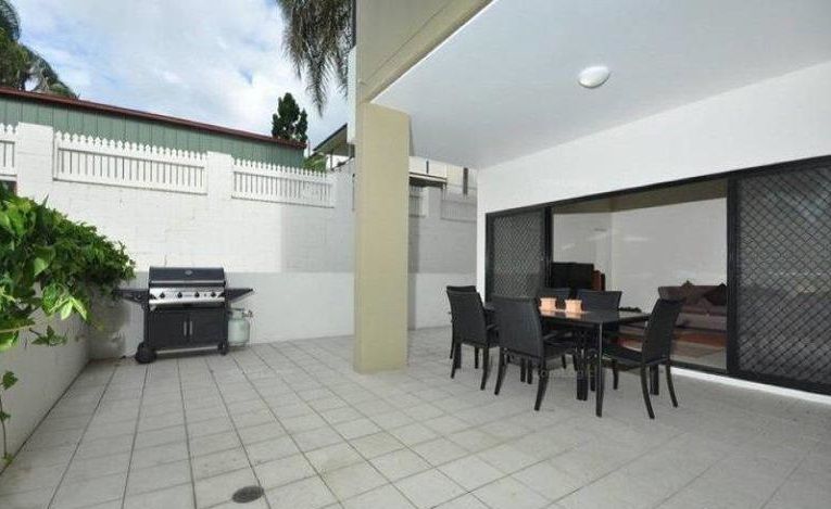 3 bedrooms Apartment / Unit / Flat in 3/8 Catherine Street WOOLLOONGABBA QLD, 4102