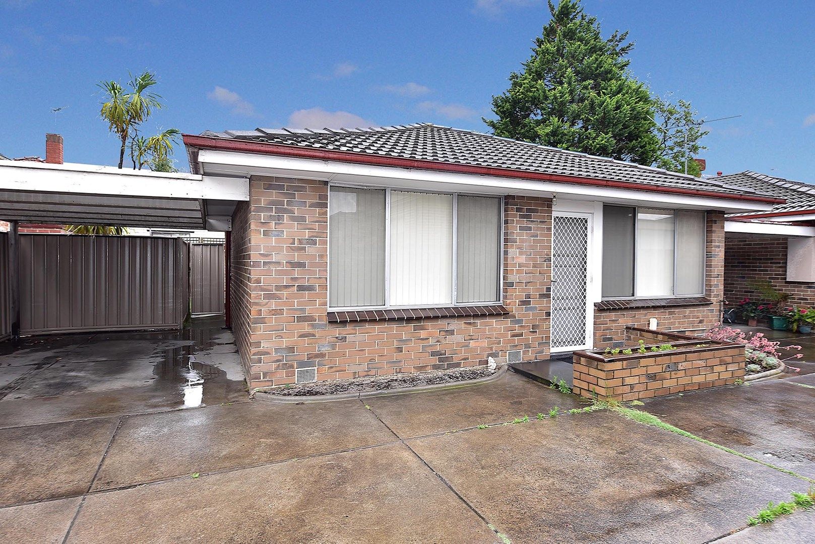 2 bedrooms Apartment / Unit / Flat in 2/109 Centre Dandenong Road CHELTENHAM VIC, 3192