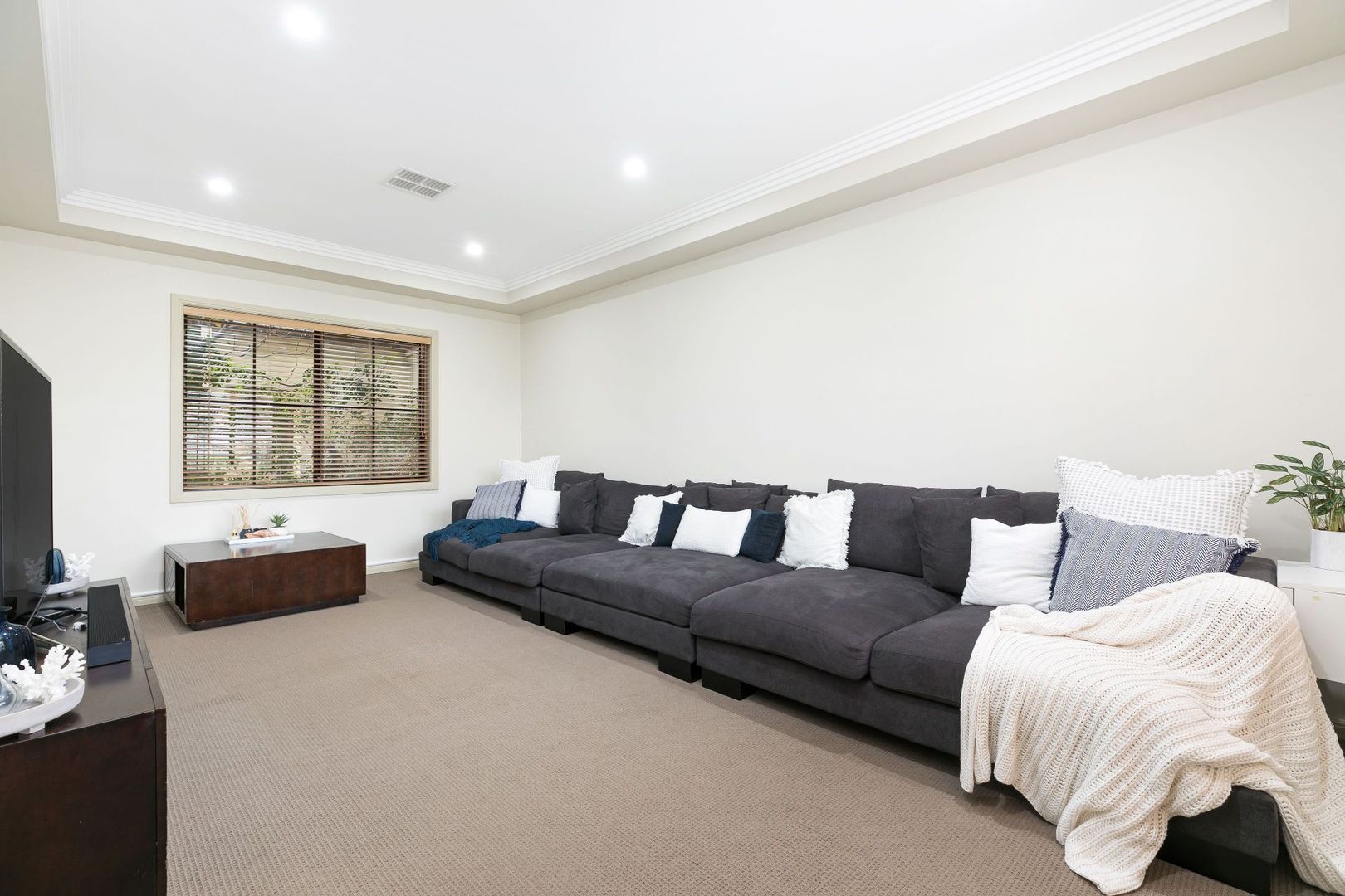 2/25-27 Jacaranda Road, Caringbah NSW 2229, Image 2