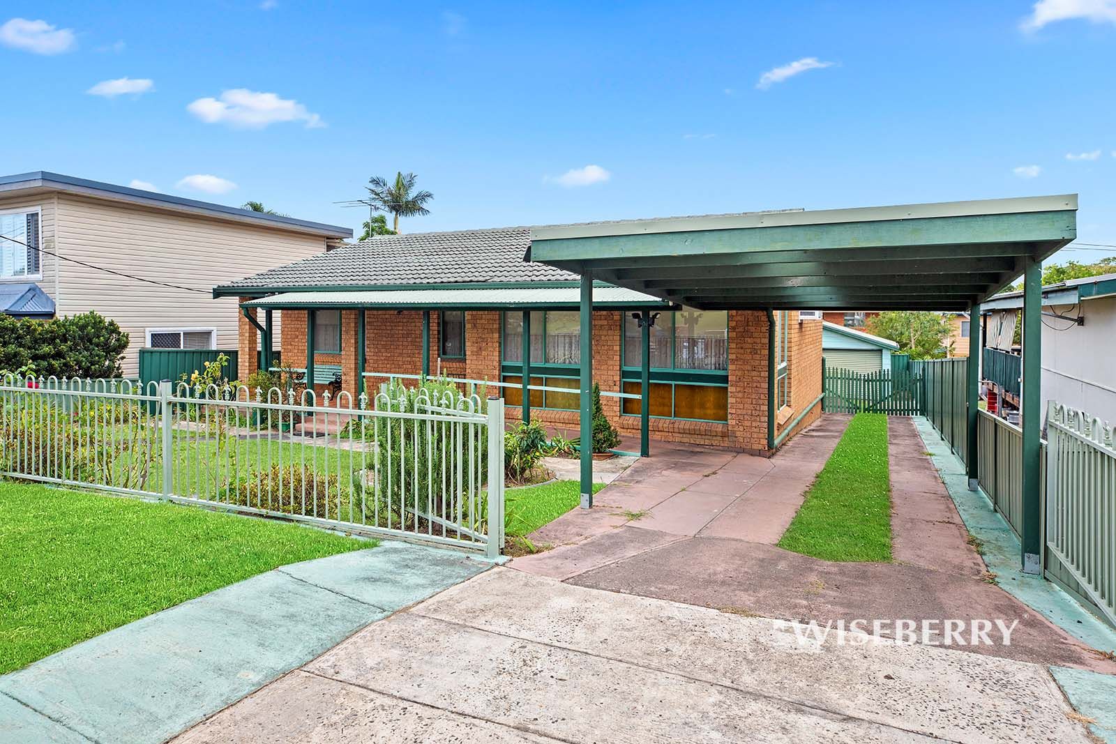 10 Greenway Avenue, Mannering Park NSW 2259, Image 1