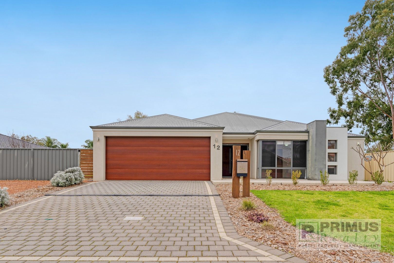 4 bedrooms House in 12 Serenity Court MADDINGTON WA, 6109