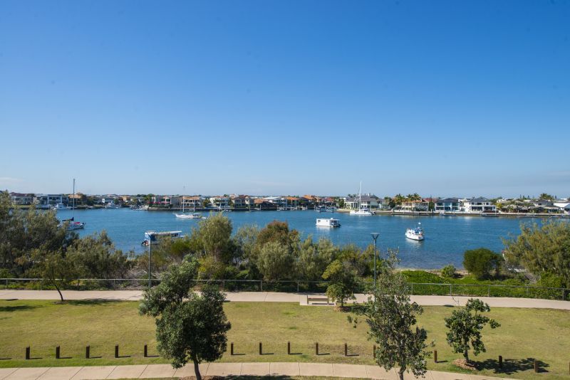 19 Havana Way (Lot 37 Sovereign Shores), Paradise Point QLD 4216, Image 2