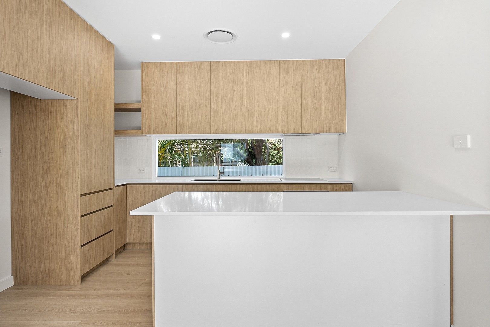 3 bedrooms House in 24 Ziems Avenue TOWRADGI NSW, 2518