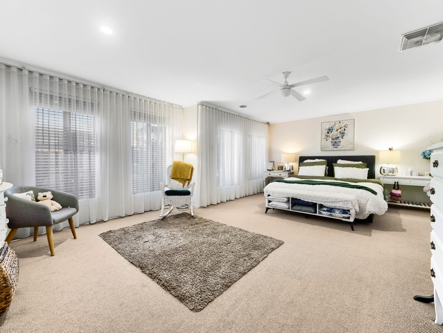 4 Bundoran Avenue, Cranbourne VIC 3977, Image 1