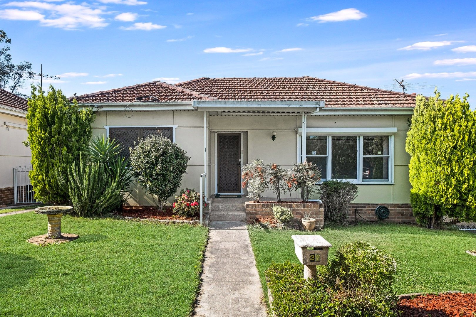 27 Fullerton Cres, Riverwood NSW 2210, Image 0