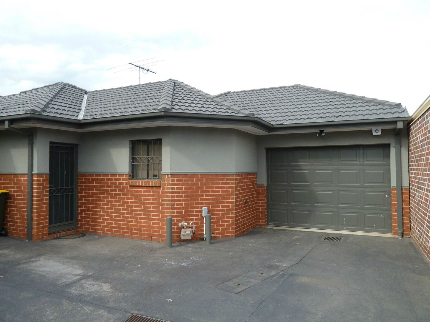 2 bedrooms Apartment / Unit / Flat in 3/10 Arvern Avenue AVONDALE HEIGHTS VIC, 3034