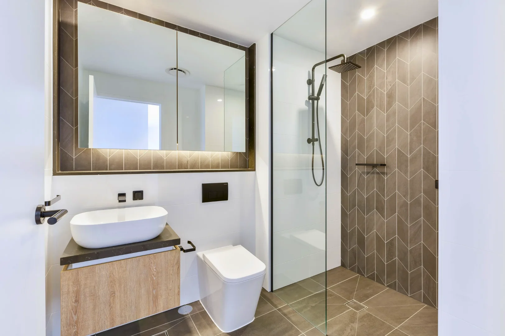 Additional image 10 of 205/28 Dalpura Street, Surfers Paradise QLD 4217