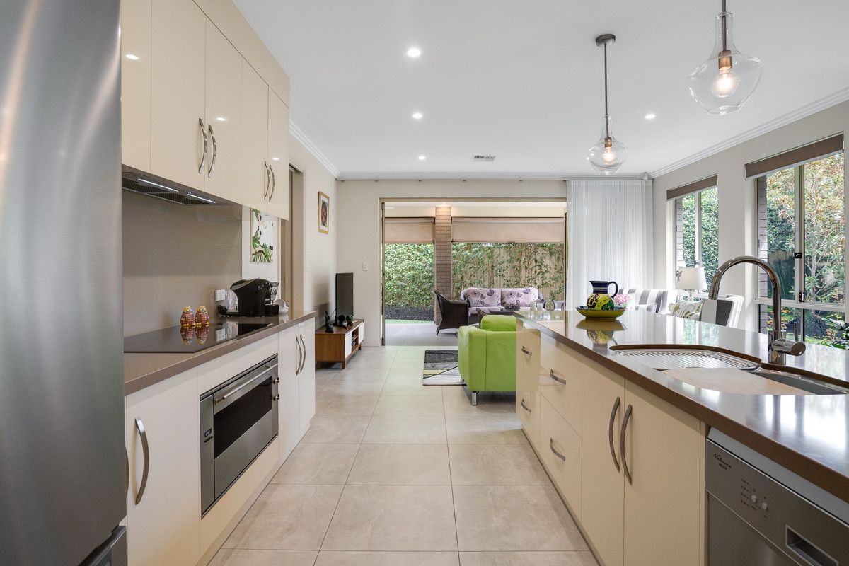 17 Falcon Avenue, Hampstead Gardens SA 5086, Image 2