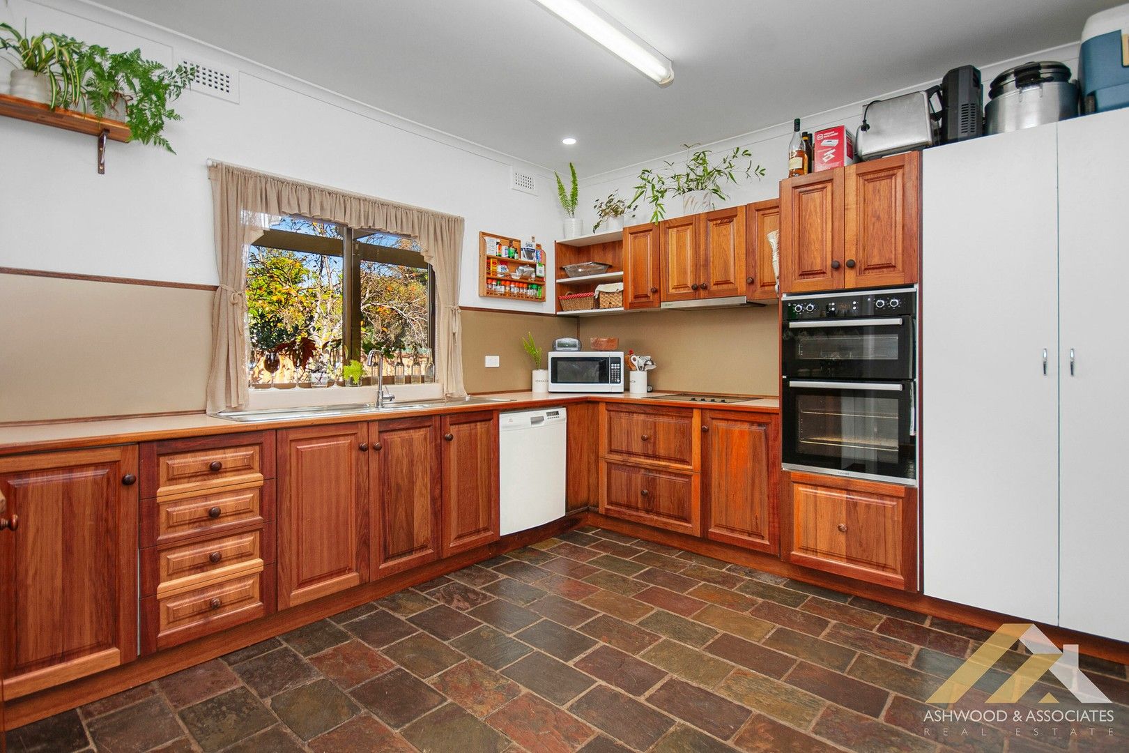 614 Lindenow-Glenaladale Rd, Lindenow South VIC 3875, Image 2