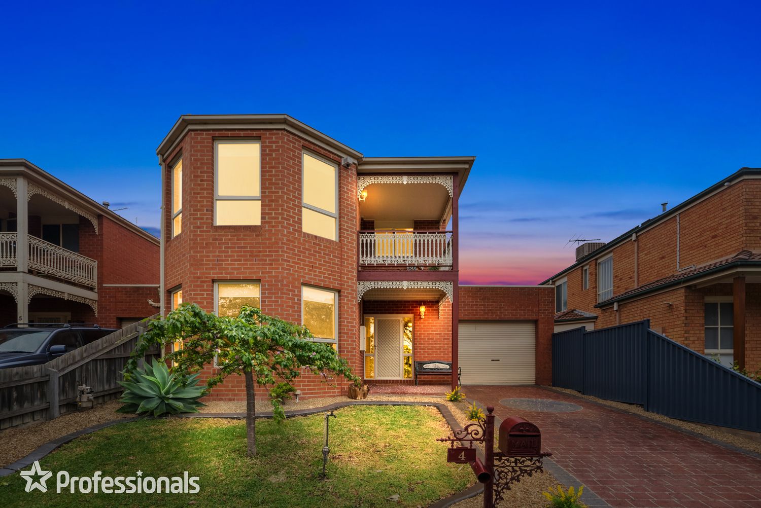 3 bedrooms House in 4 Mirstan Court HILLSIDE VIC, 3037