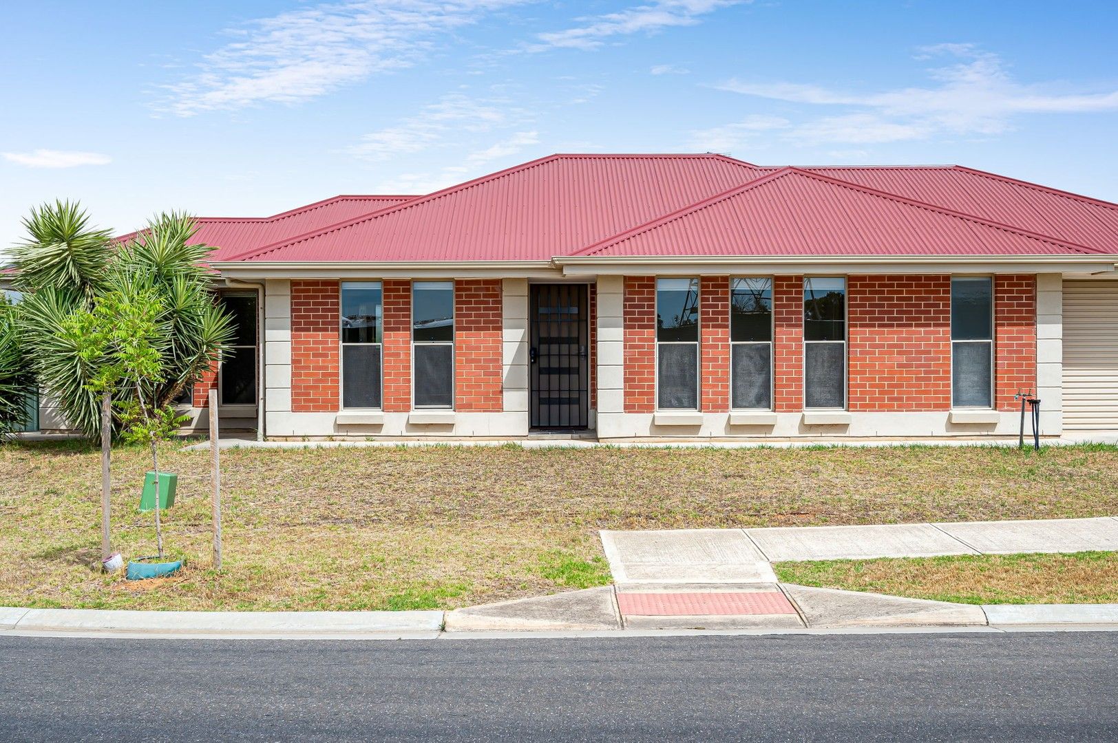 3 bedrooms House in 28 Mahogany Circuit PARAFIELD GARDENS SA, 5107