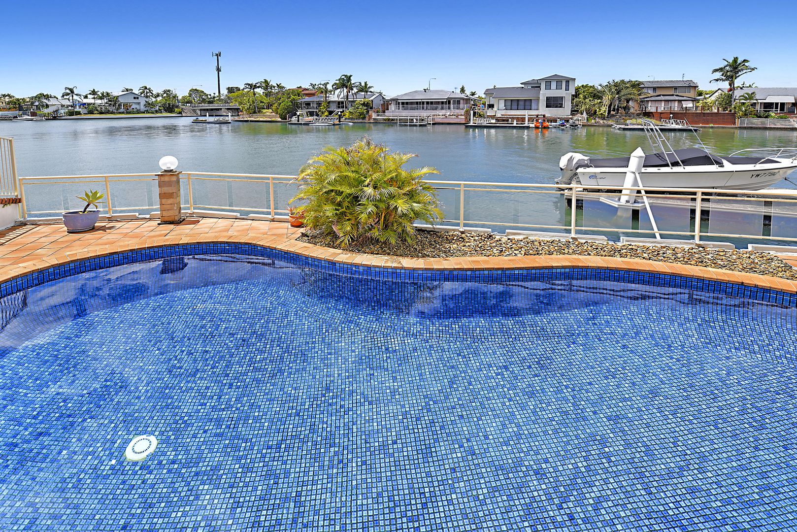 75 Cockleshell Court, Runaway Bay QLD 4216, Image 2