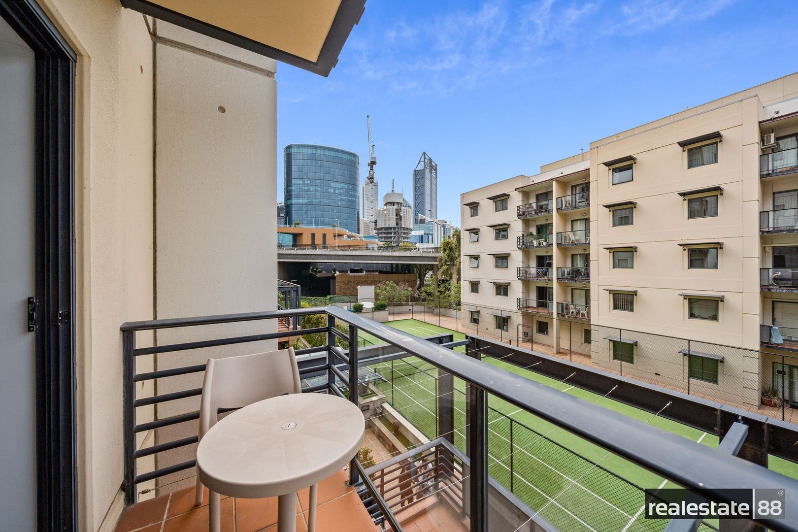 1 bedrooms Apartment / Unit / Flat in 209/112 Mounts Bay Road PERTH WA, 6000
