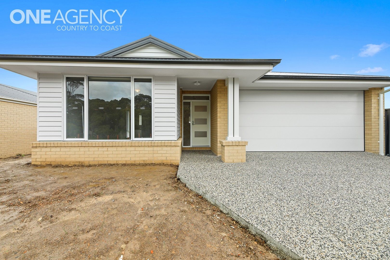 4 bedrooms House in 12 Eagle Avenue COWES VIC, 3922