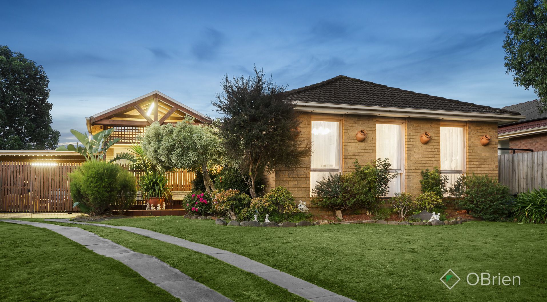 8 Salisbury Court, Wantirna VIC 3152, Image 2