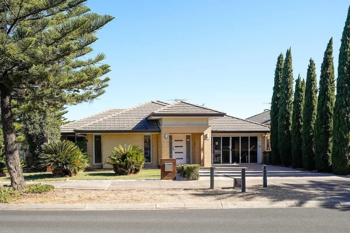 Fully Furnished Premium Living!, Point Cook