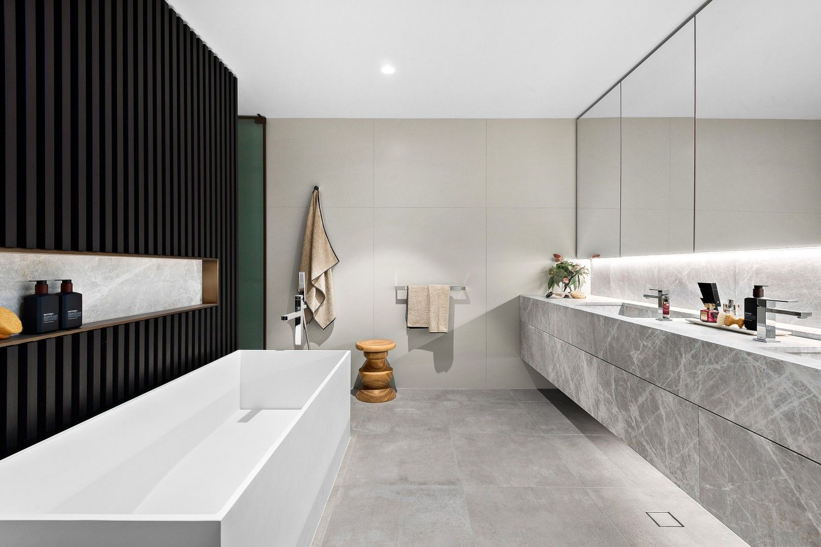4 bedrooms New Apartments / Off the Plan in 1007/20 Queens Road MELBOURNE VIC, 3004