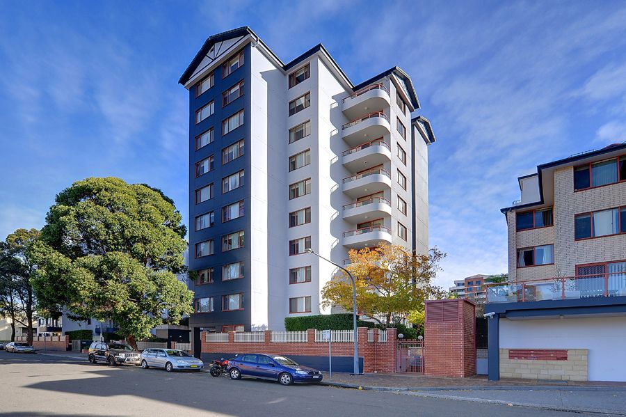 2 bedrooms Apartment / Unit / Flat in 124/208-226 Pacific Highway HORNSBY NSW, 2077