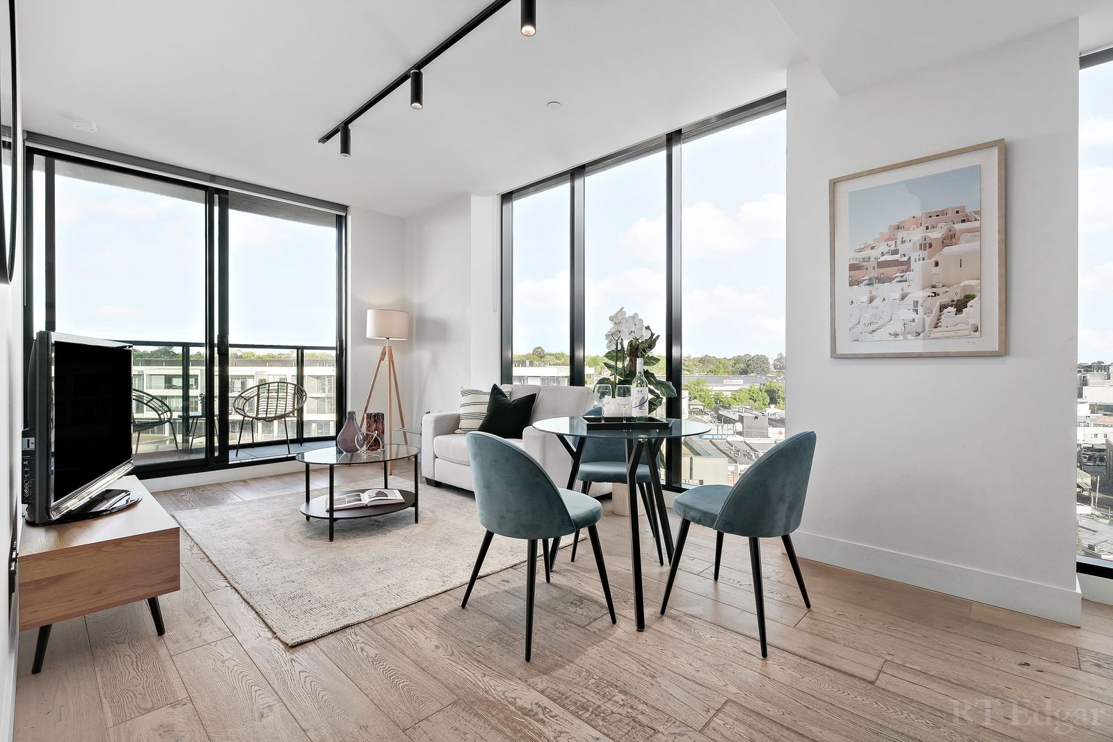 2 bedrooms Apartment / Unit / Flat in 906/1 Porter Street HAWTHORN EAST VIC, 3123