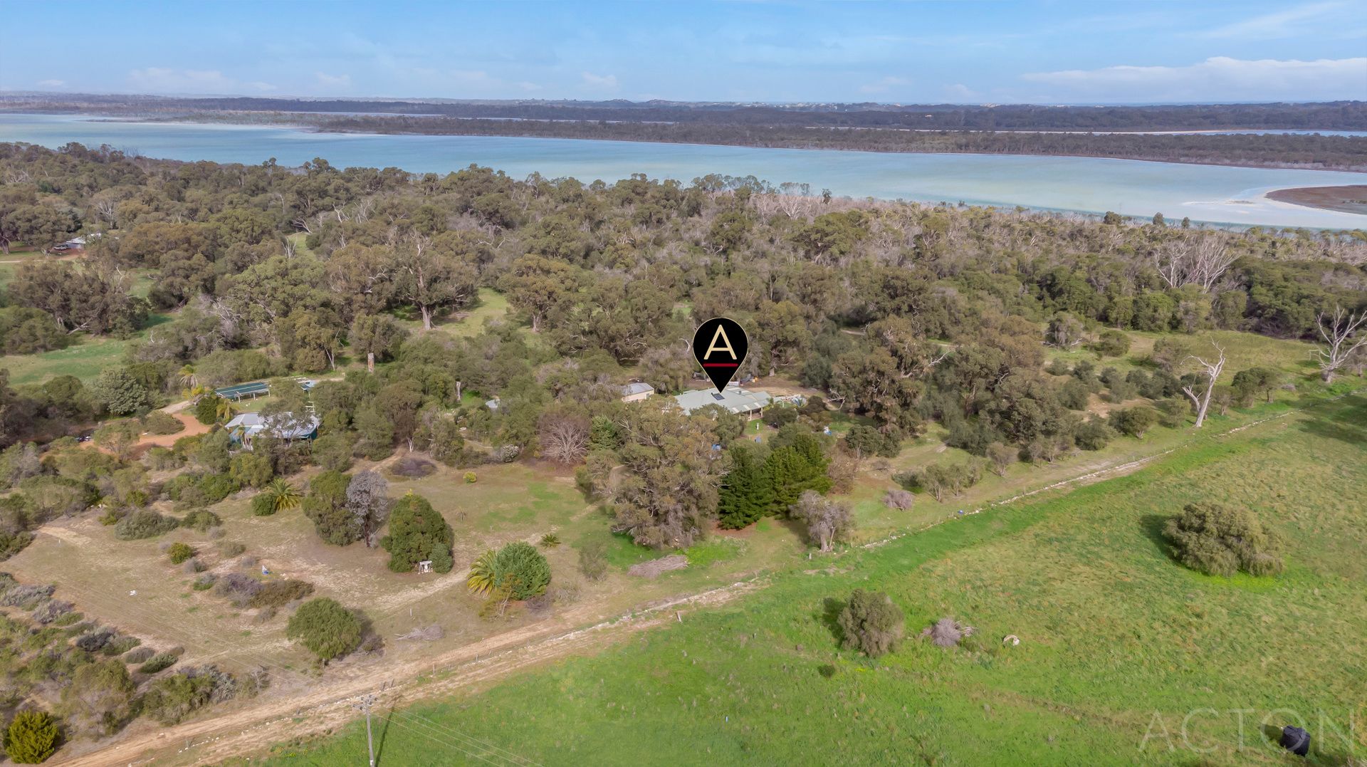 14 Holmes Road, Lake Clifton WA 6215, Image 2