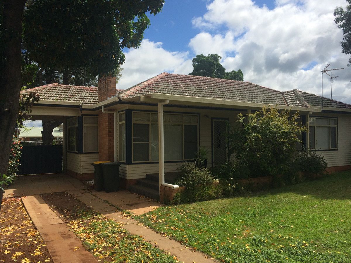 33 Caroline Street, Dubbo NSW 2830