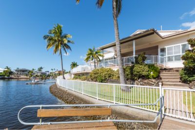 4 bedrooms House in 11 Salamander Ct MERMAID WATERS QLD, 4218