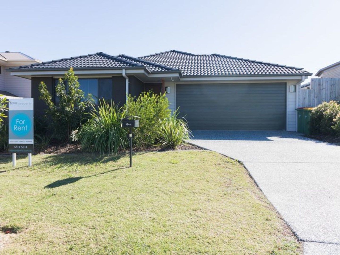 3 bedrooms House in 5 Leabrook Place PIMPAMA QLD, 4209