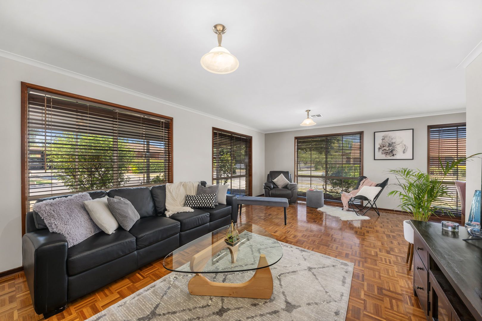 10 Woodvale Court, Mill Park VIC 3082, Image 1