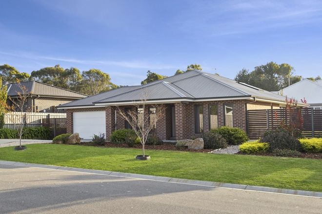 Picture of 21 Riceflower Court, GISBORNE VIC 3437