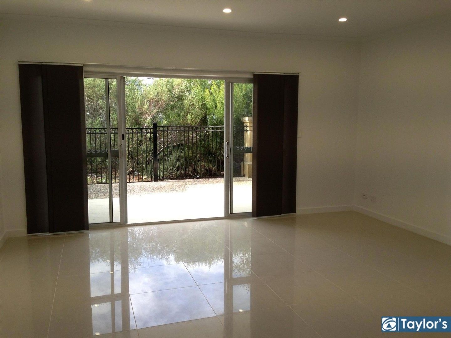 3 bedrooms Townhouse in 60 Harvey Circuit MAWSON LAKES SA, 5095