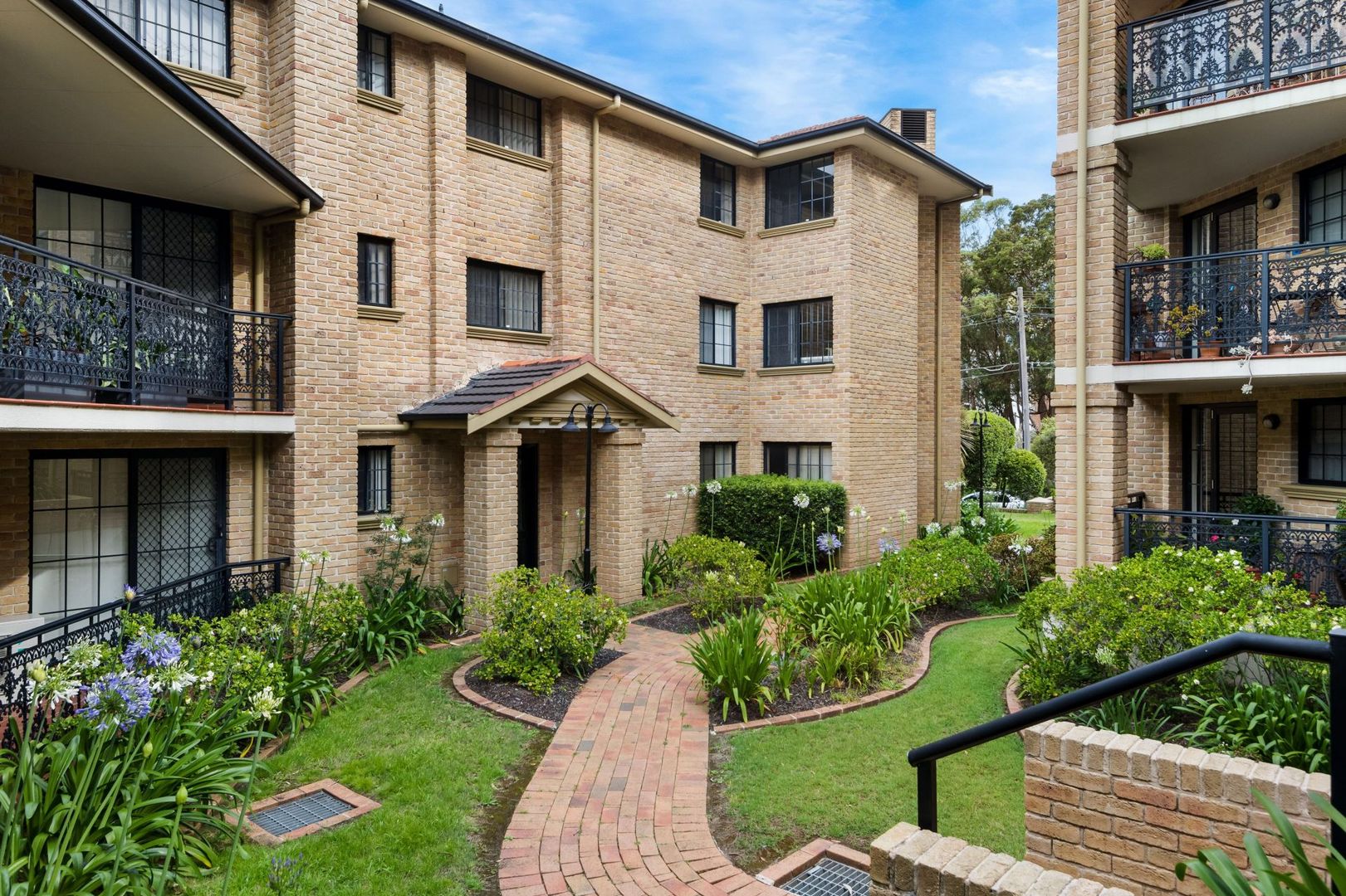 Sold 10 725 729 Kingsway Gymea Nsw 2227 On 14 Dec 2020 2016642877 Domain
