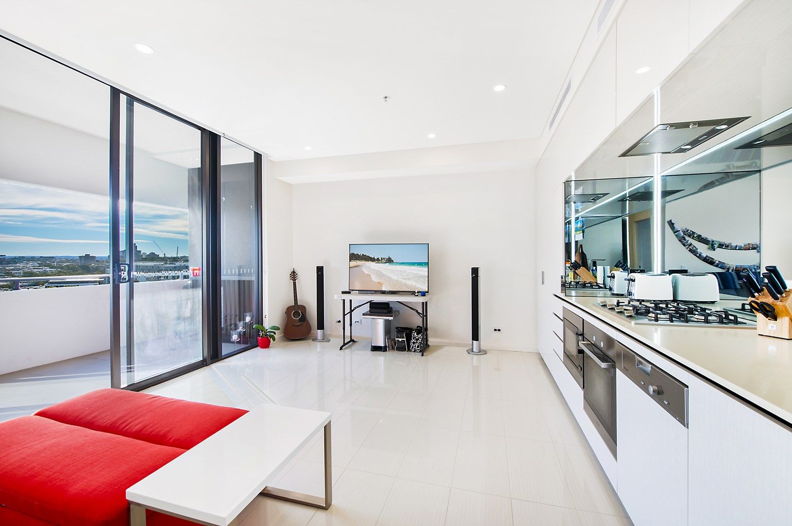 1 bedrooms Apartment / Unit / Flat in 607/3 George Julius Avenue ZETLAND NSW, 2017