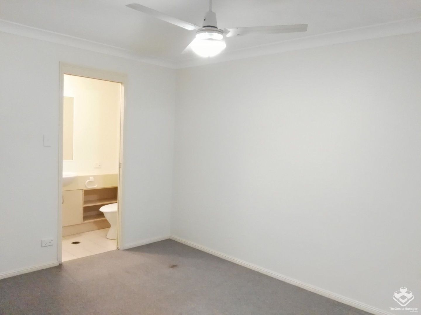 ID21133679/580 Browns Plains Road, Browns Plains QLD 4118 Townhouse
