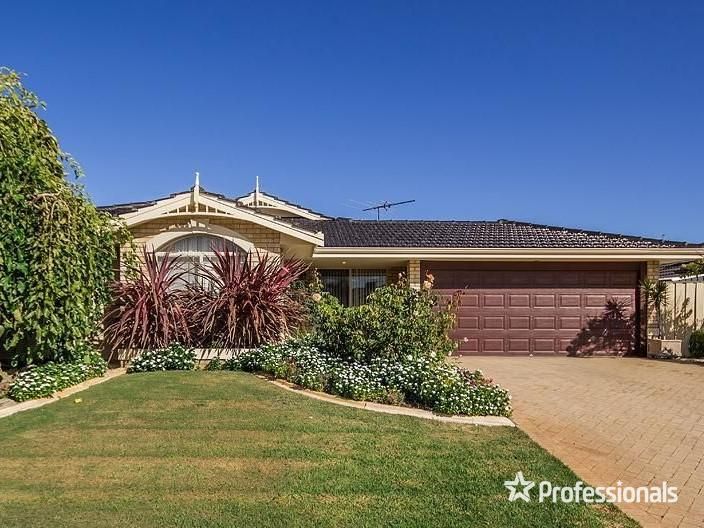 3 bedrooms House in 4 Tryall Avenue PORT KENNEDY WA, 6172