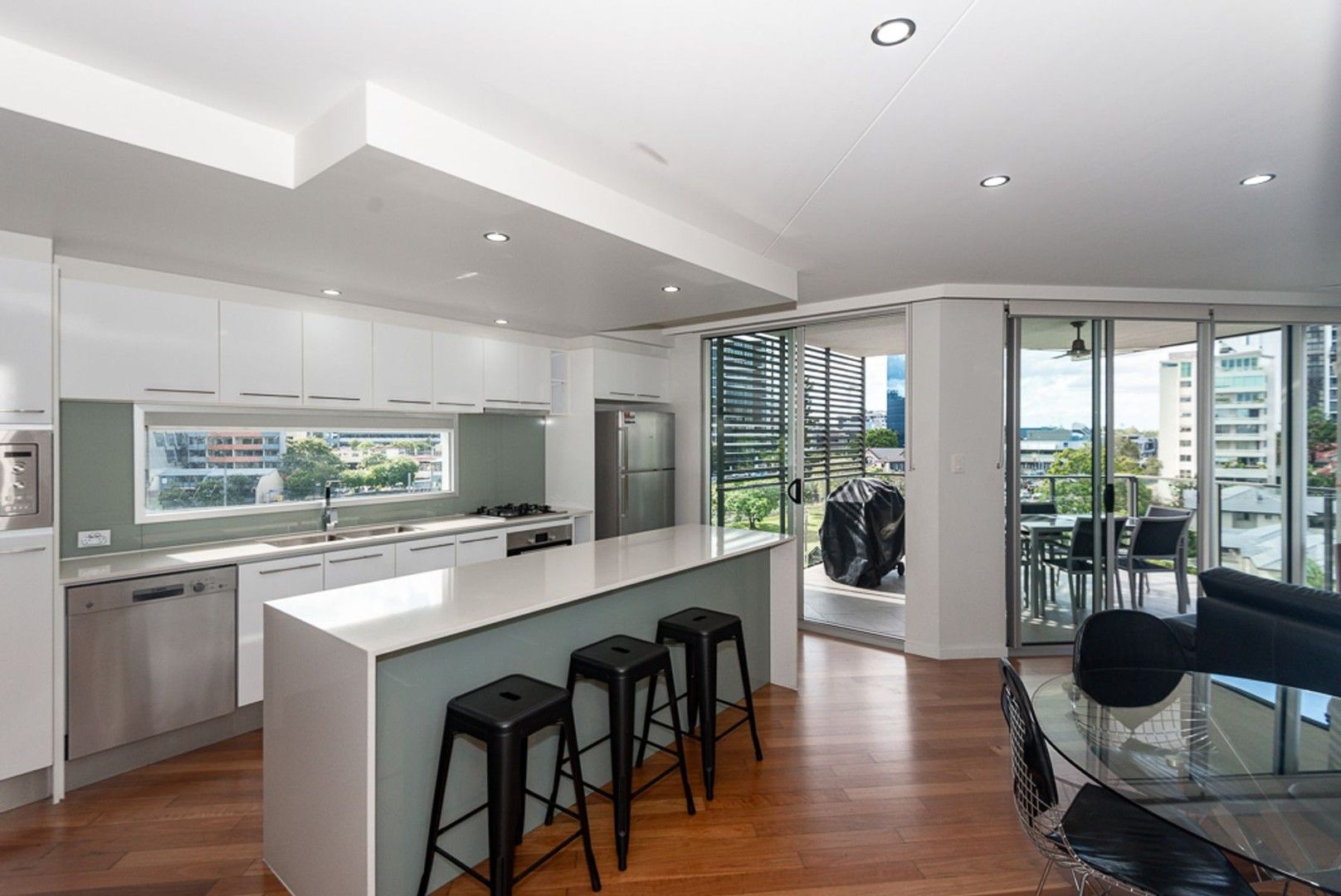 2 bedrooms Apartment / Unit / Flat in 61/68 Benson Street TOOWONG QLD, 4066