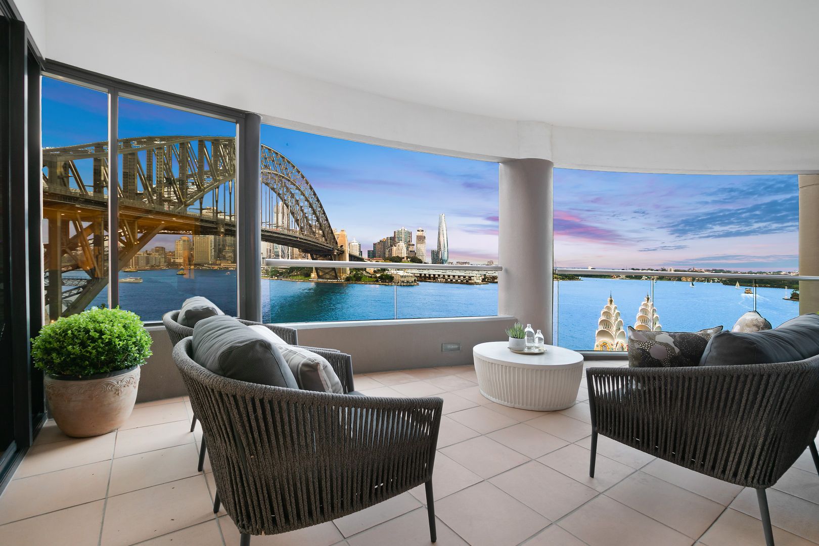 9/1 Northcliff Street, Milsons Point Property History & Address