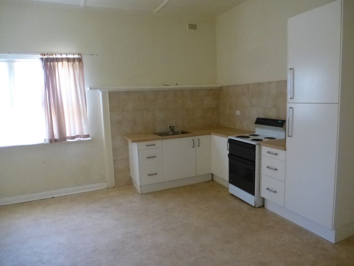 32 New Road, Clare SA 5453 House For Rent 285 Domain