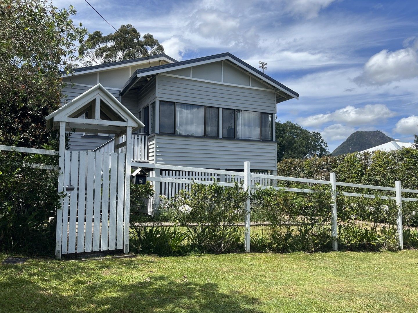 4 bedrooms House in 7 Exhibition Street POMONA QLD, 4568