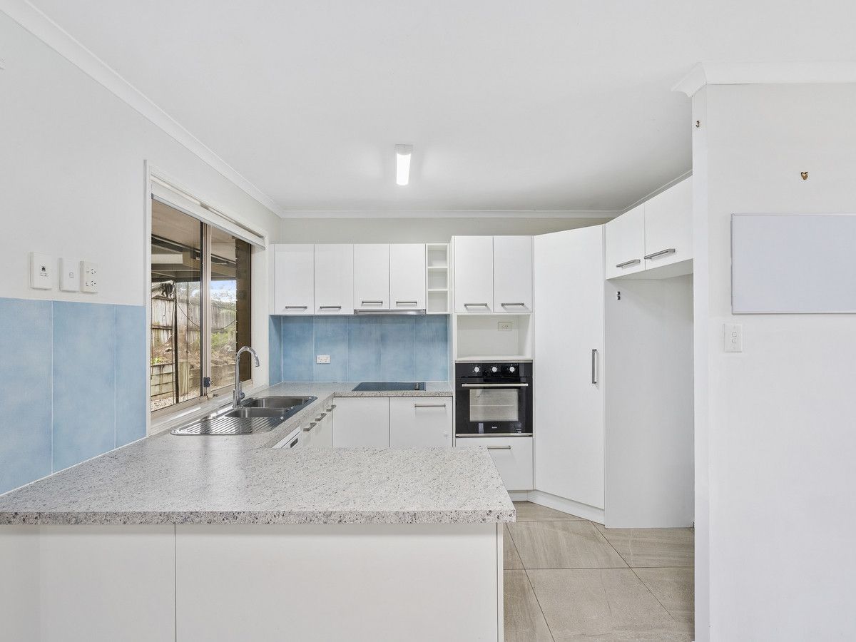 11 Knight Crescent, Nerang QLD 4211, Image 2