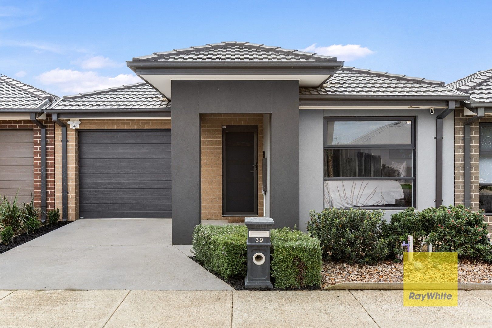 3 bedrooms House in 39 Barbra Drive CHARLEMONT VIC, 3217