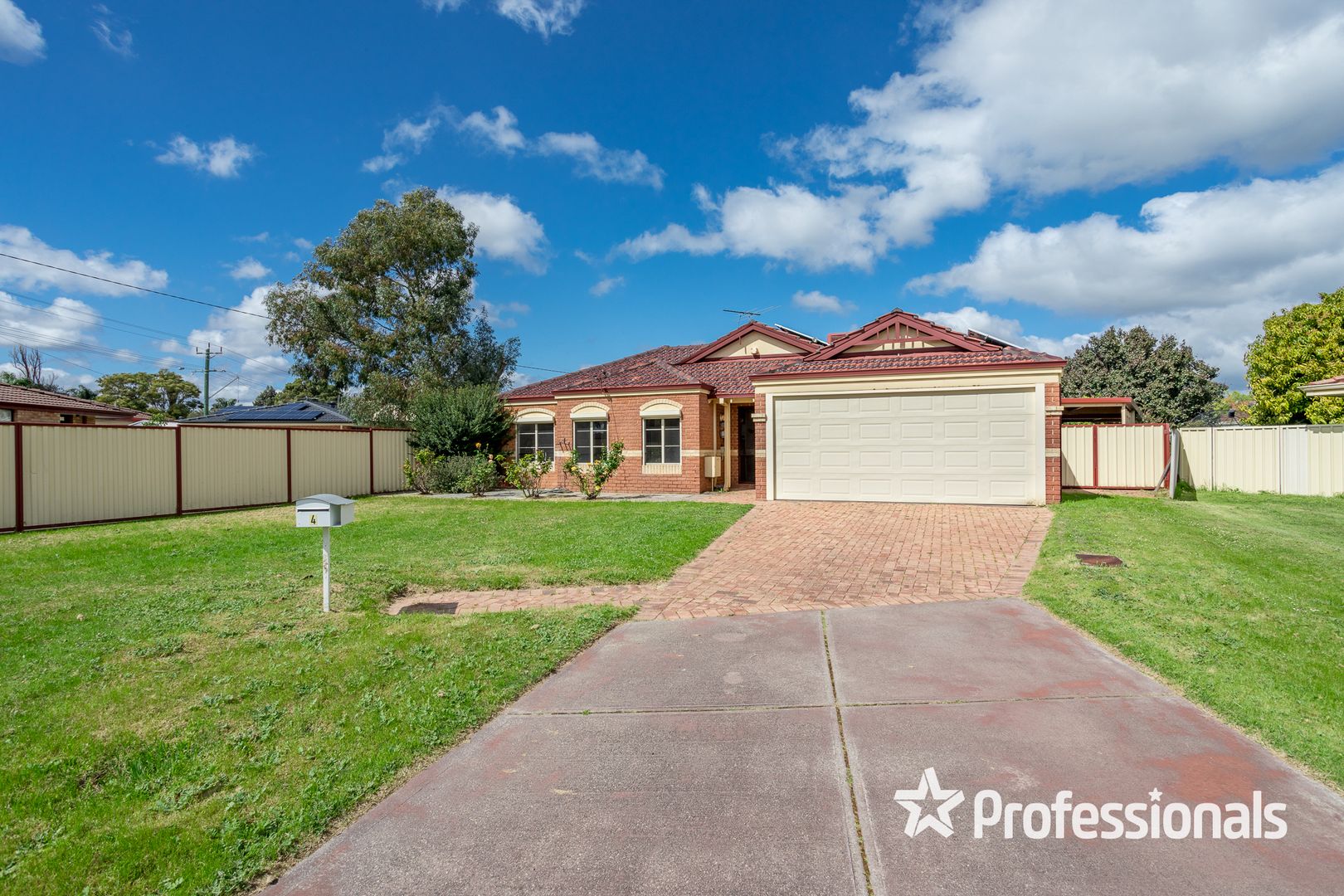 4 Kingham Place, Seville Grove WA 6112, Image 1