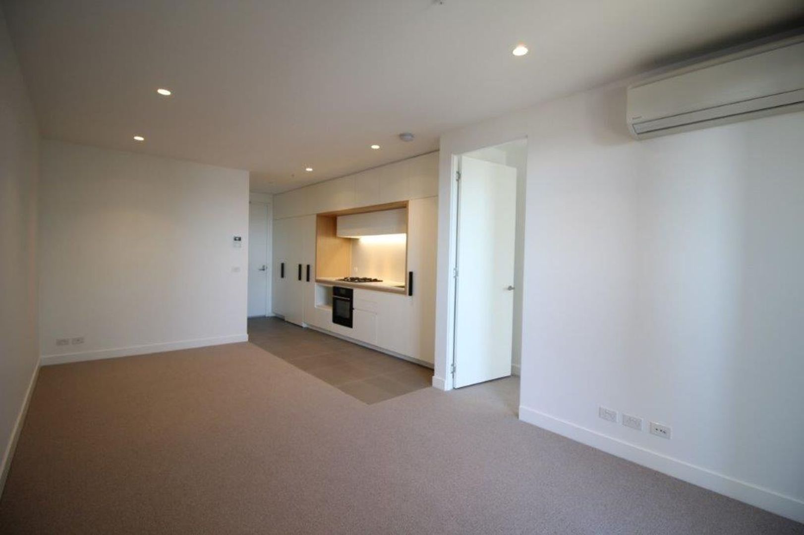 1311/421 Docklands Drive, Docklands VIC 3008, Image 2