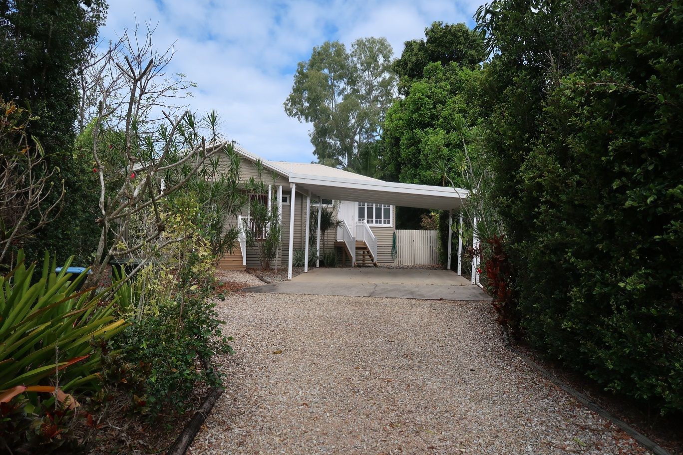 16 Southward Street, Mission Beach QLD 4852 House For Rent 550