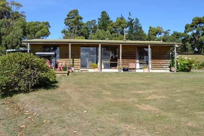 Picture of 28 Cemetery Road, BRUNY ISLAND TAS 7150