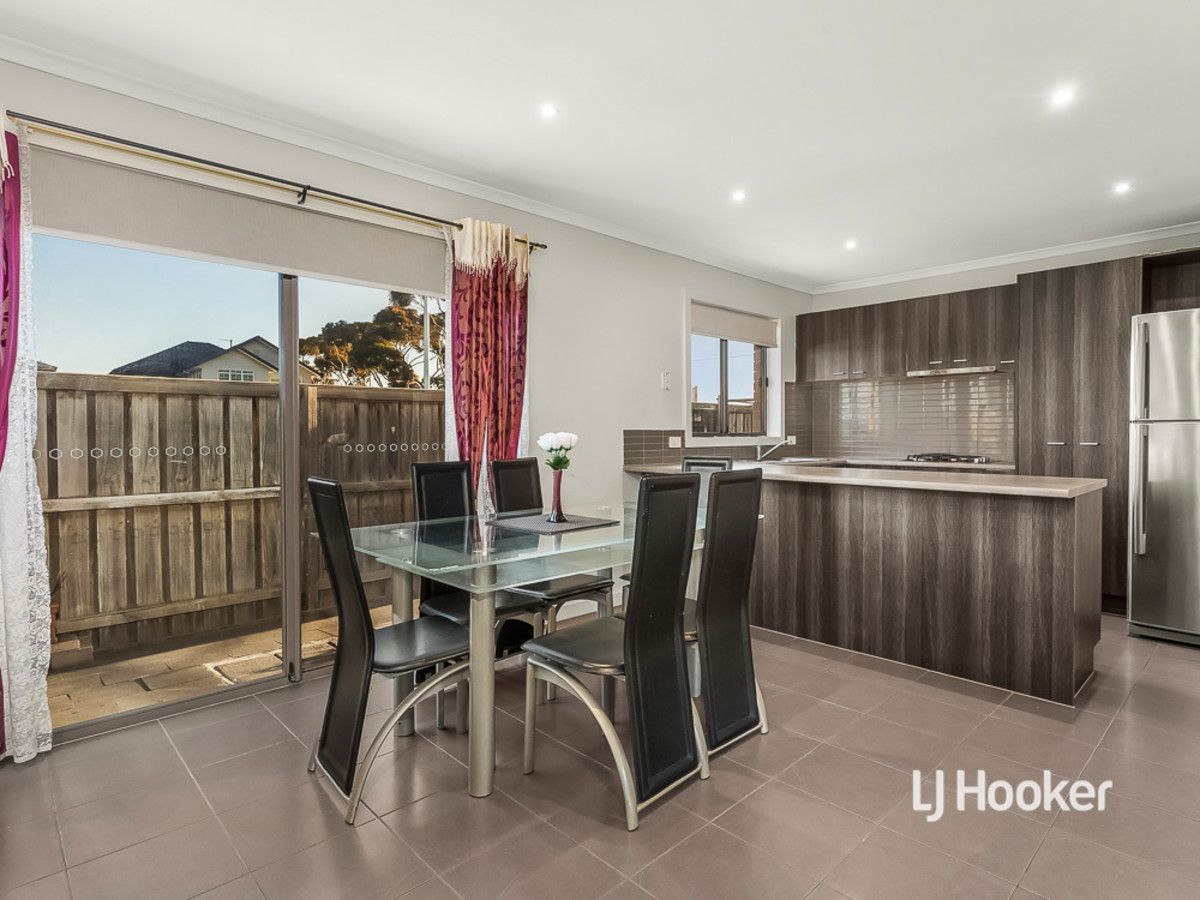 15/3 Campaspe Way, Point Cook VIC 3030, Image 2