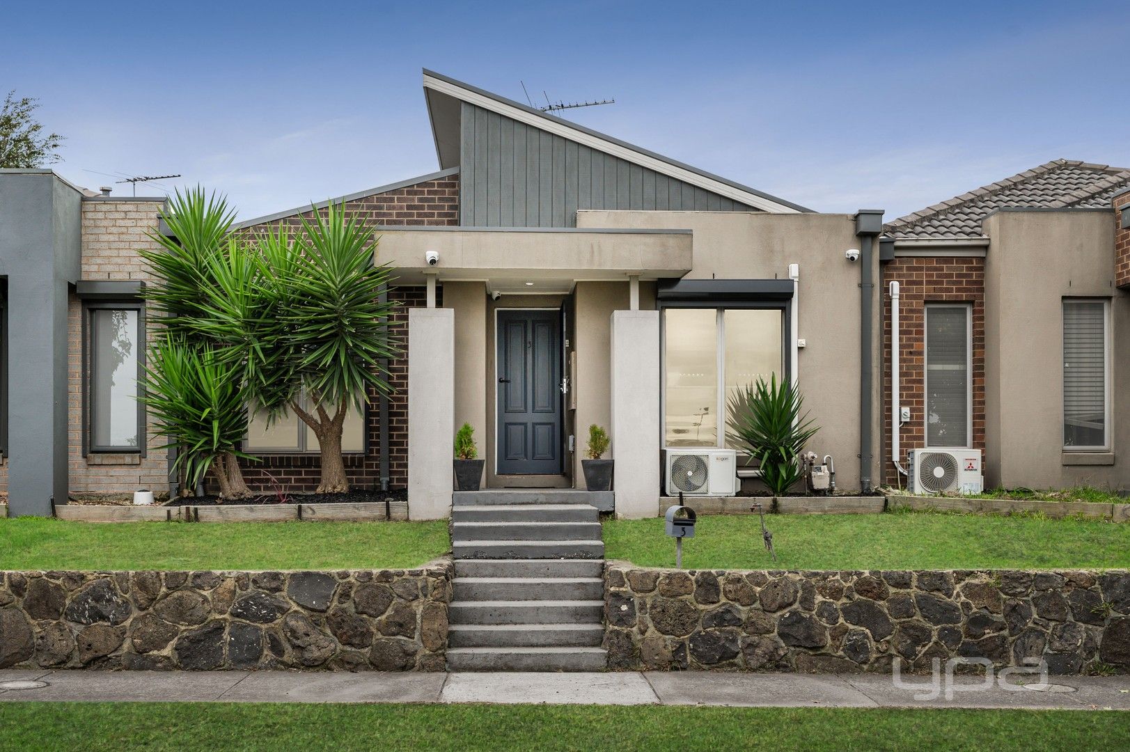 3 Yorkshire Terrace, Craigieburn VIC 3064, Image 0