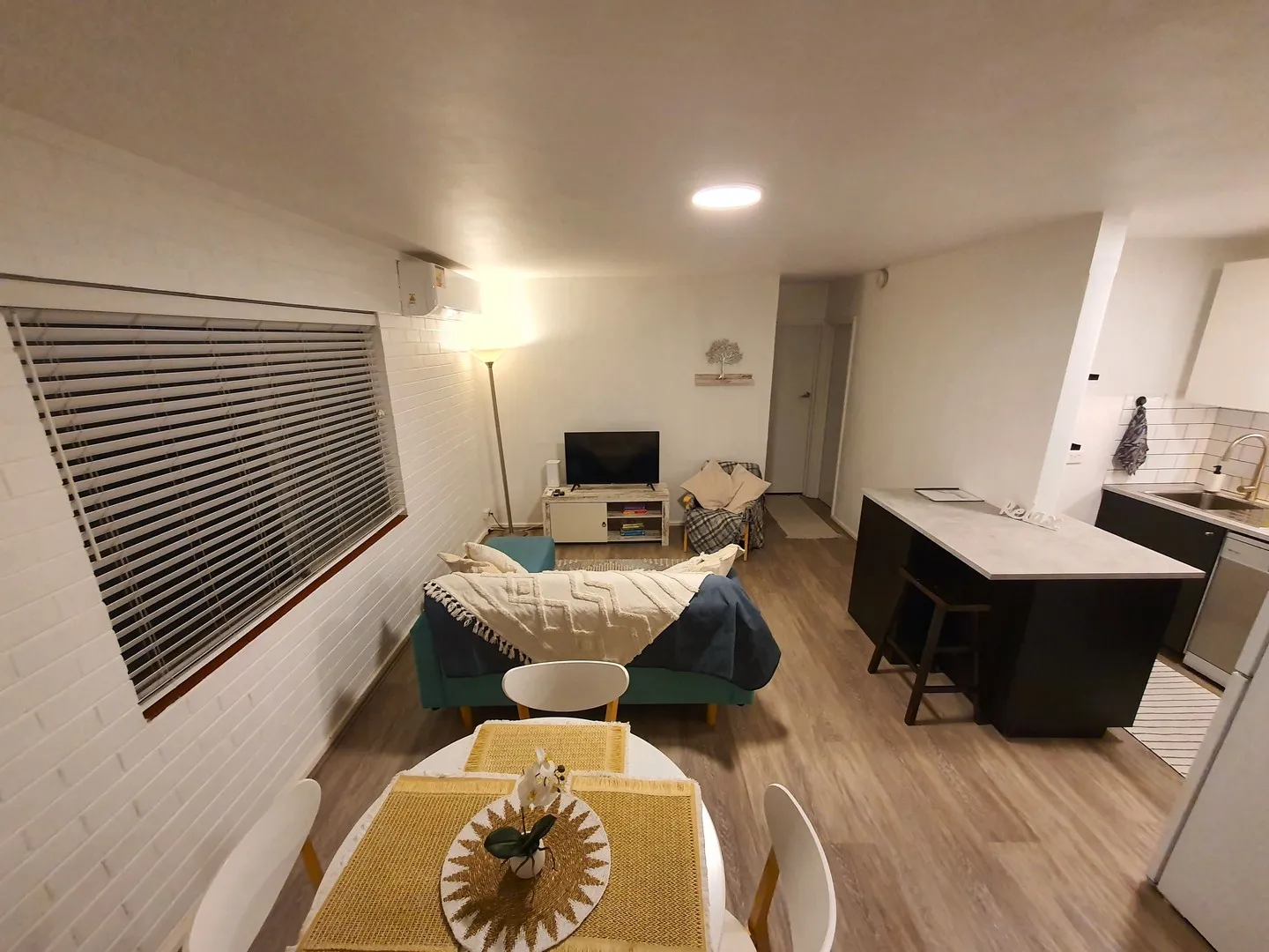 Stylish Fully Furnished Coastal Living  Move Straight In