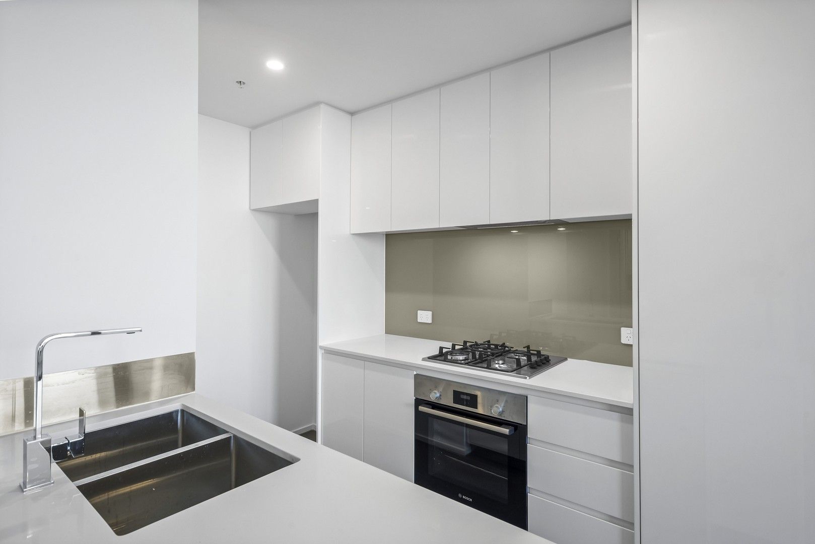 2 bedrooms Apartment / Unit / Flat in 905C/2 Tannery Walk FOOTSCRAY VIC, 3011