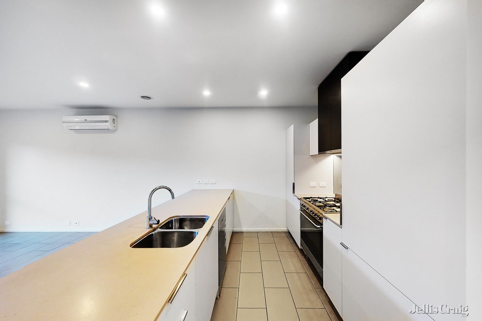 6 Landsby Drive, Avondale Heights VIC 3034 House For Rent 600 Domain